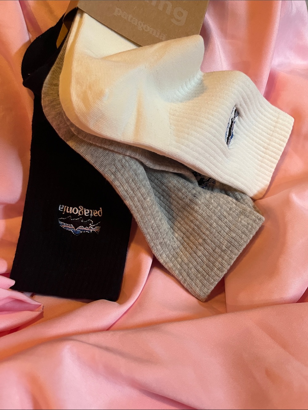 Patagonia Three packCrew Socks in Black and Light Gray
